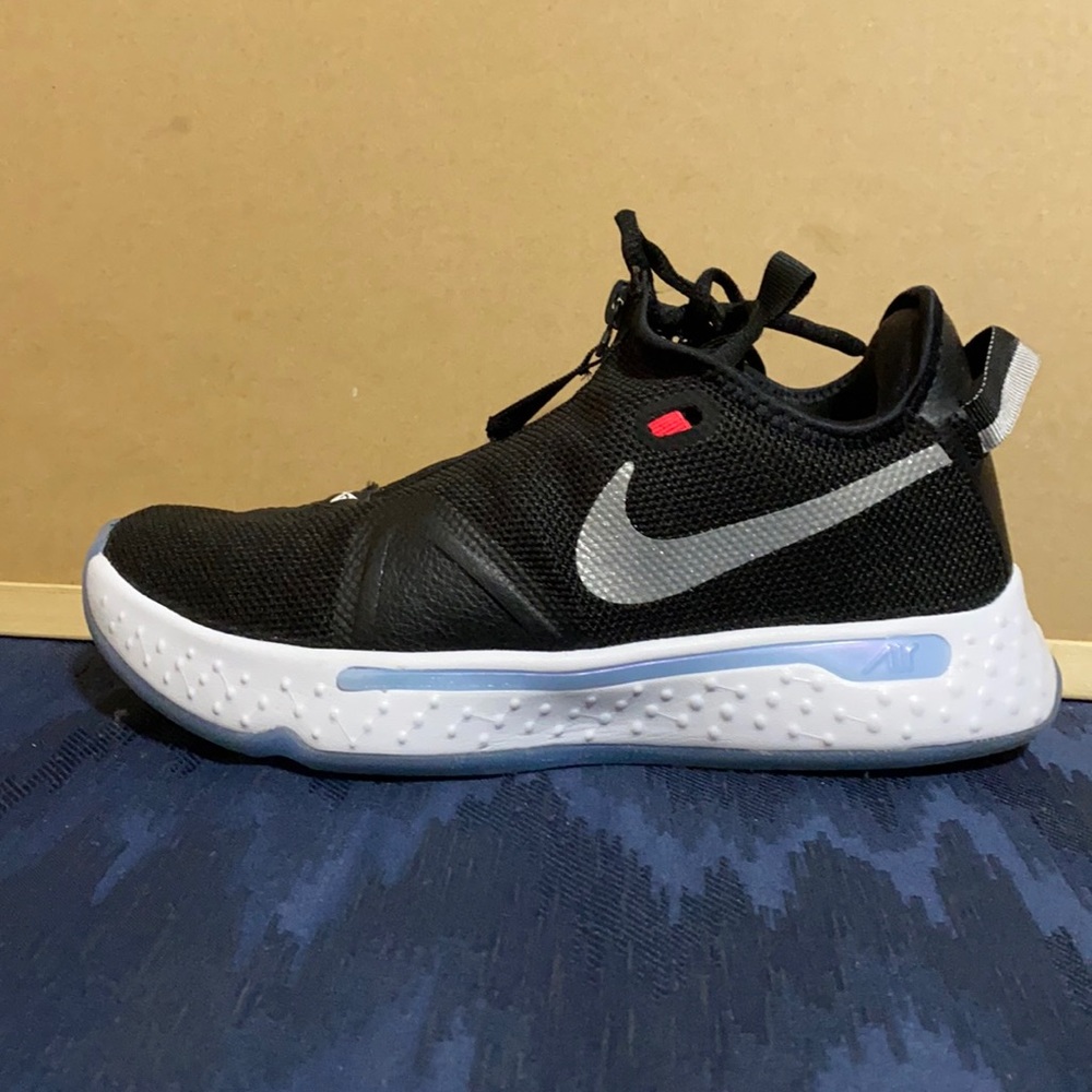 Shoe